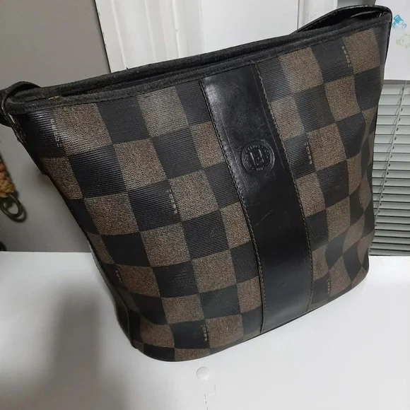 FENDI Vintage/Retired 1994 Pequin Daimer Shoulderbag - Picture 9 of 16